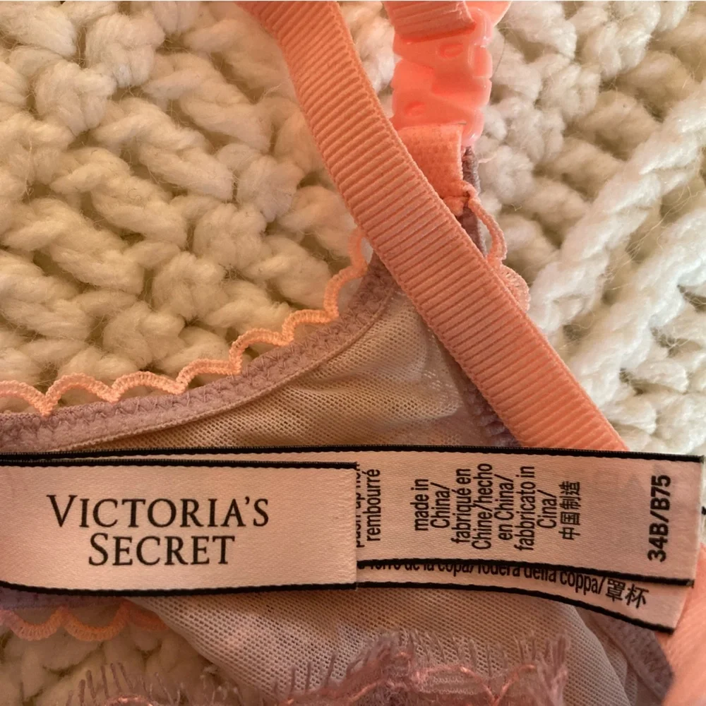 5 Victoria’s Secret bras - Picture 16 of 16